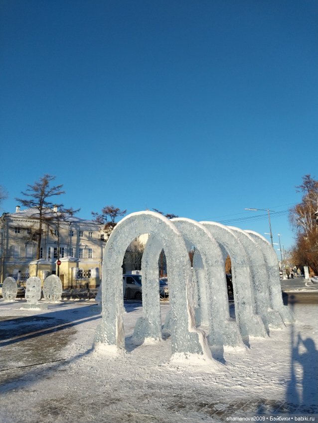 Ледяные скульптуры на Нижней набережной Ангары