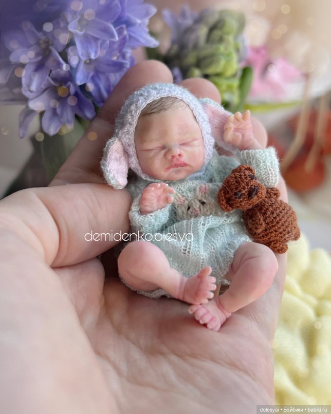 Крошечный младенец Аркаша