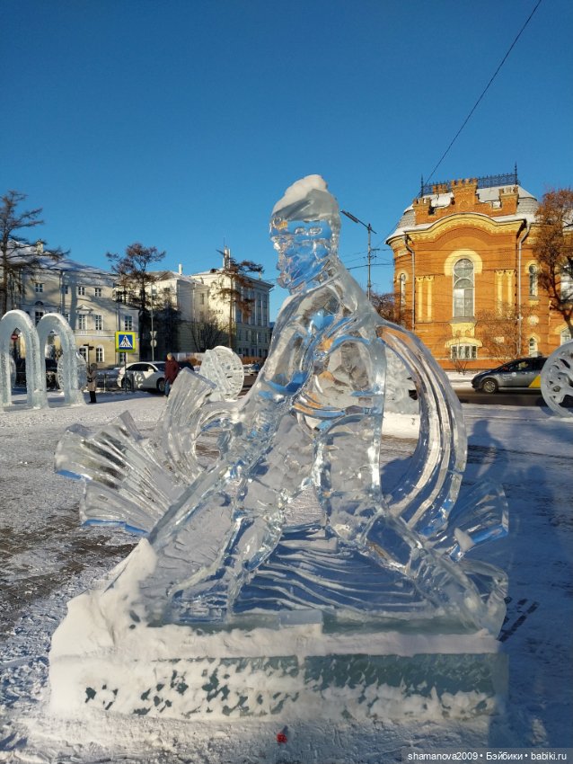 Ледяные скульптуры на Нижней набережной Ангары