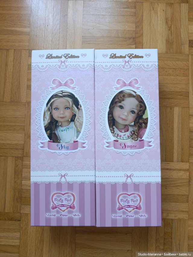 Sugar и Sky Ruby Red fashion friends на прогулке