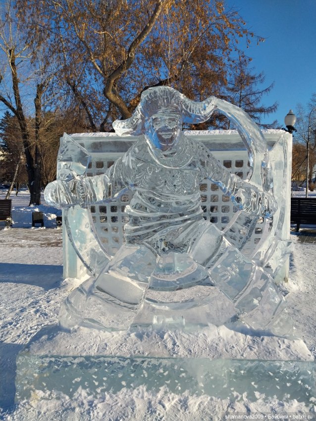 Ледяные скульптуры на Нижней набережной Ангары