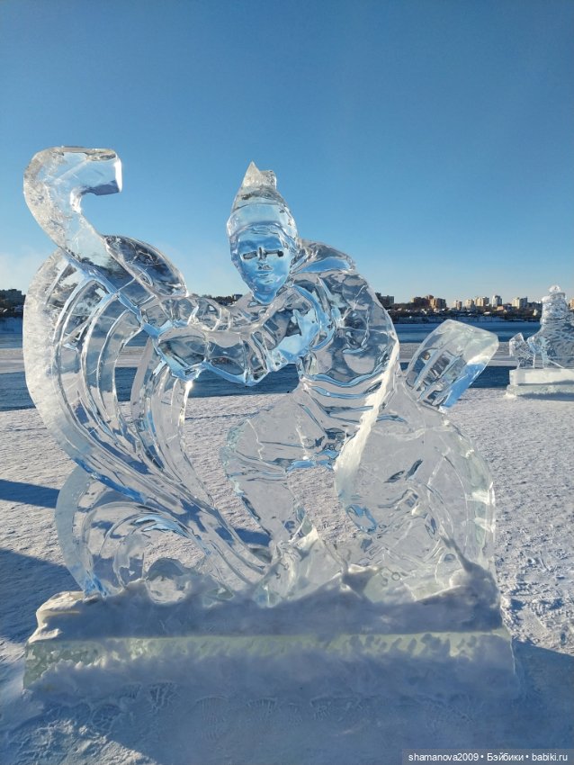 Ледяные скульптуры на Нижней набережной Ангары