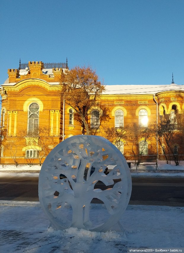 Ледяные скульптуры на Нижней набережной Ангары (фото 8)