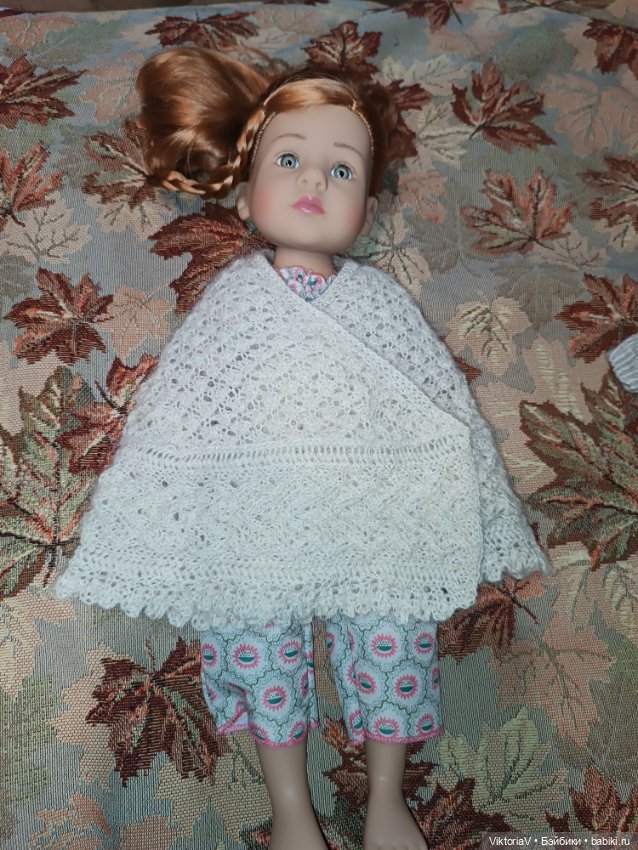 Малышка Gotz примеряет одежку (фото 2)