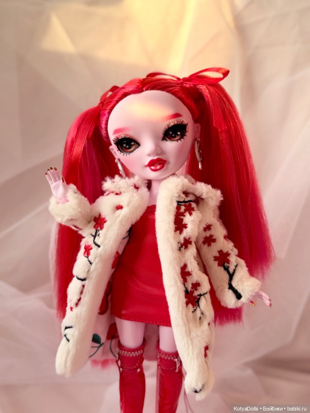 Красная лошадка — Куклы Rainbow High (Рейнбоу Хай (фото 3)