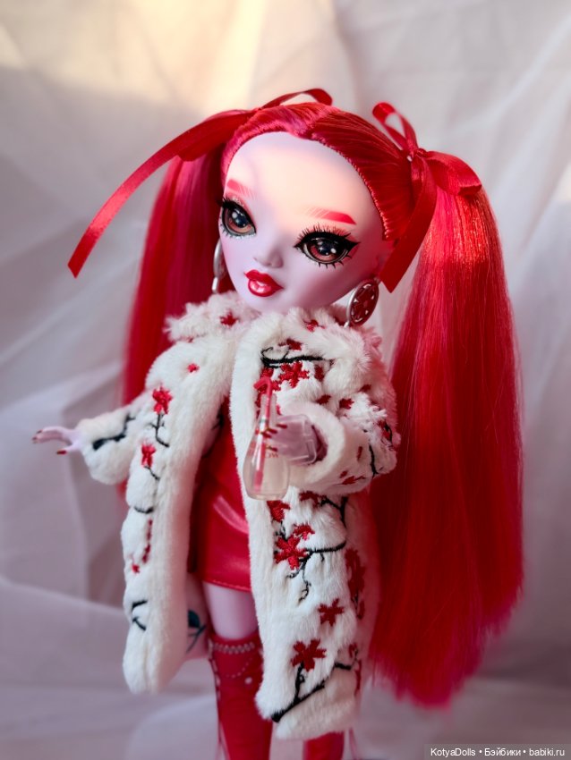 Красная лошадка — Куклы Rainbow High (Рейнбоу Хай (фото 8)