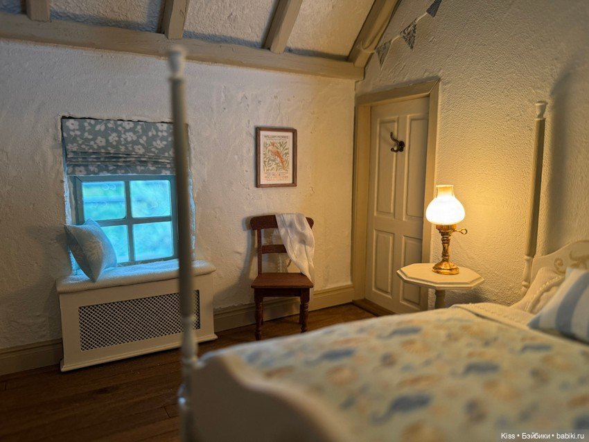 Миниатюрный уют в 1:12: Тот самый белый дом Шэрон Этцель (фото 3)