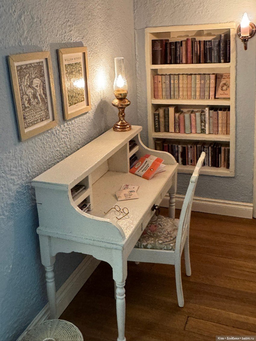 Миниатюрный уют в 1:12: Тот самый белый дом Шэрон Этцель (фото 8)