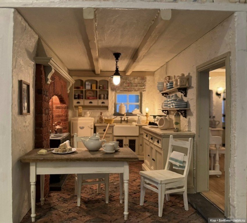 Миниатюрный уют в 1:12: Тот самый белый дом Шэрон Этцель (фото 9)