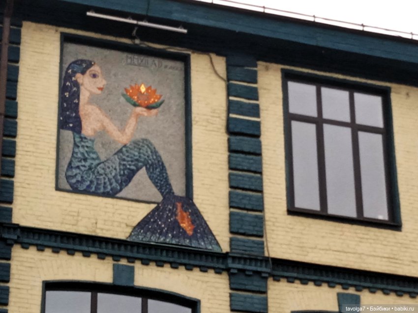 Странная компания на весенней городской прогулке (фото 6)