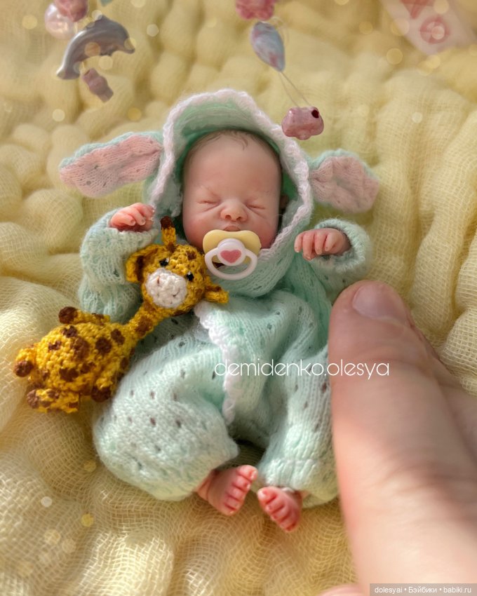 Новые одёжки 🍃🌸 — Авторские миниатюрные куклы: лепка (фото 4)