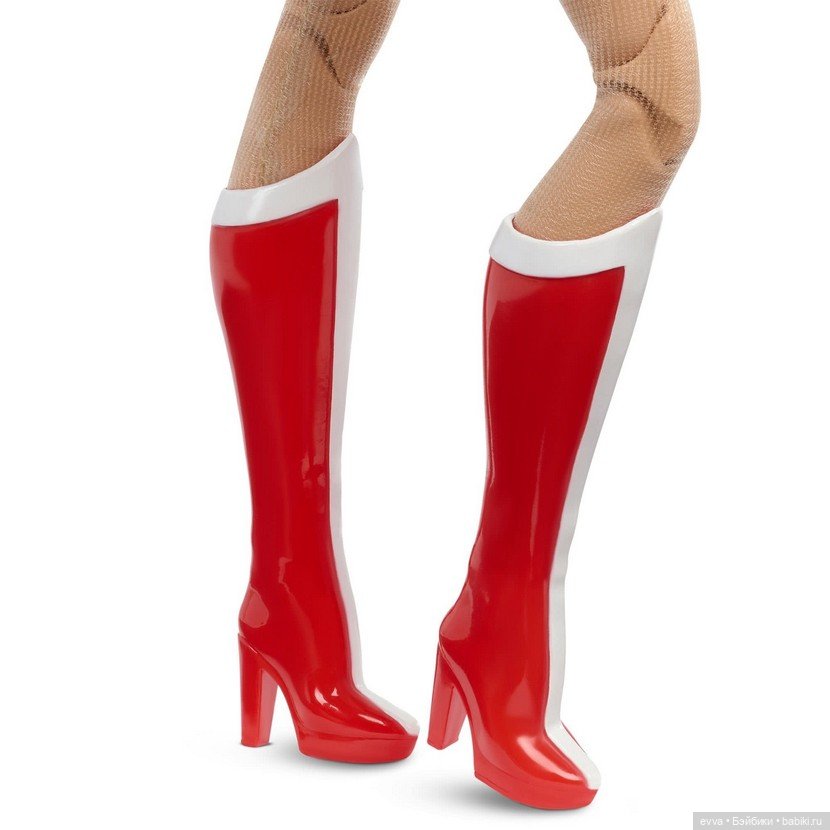 Wonder Woman™ Barbie® Doll к 85-летию героини (фото 8)