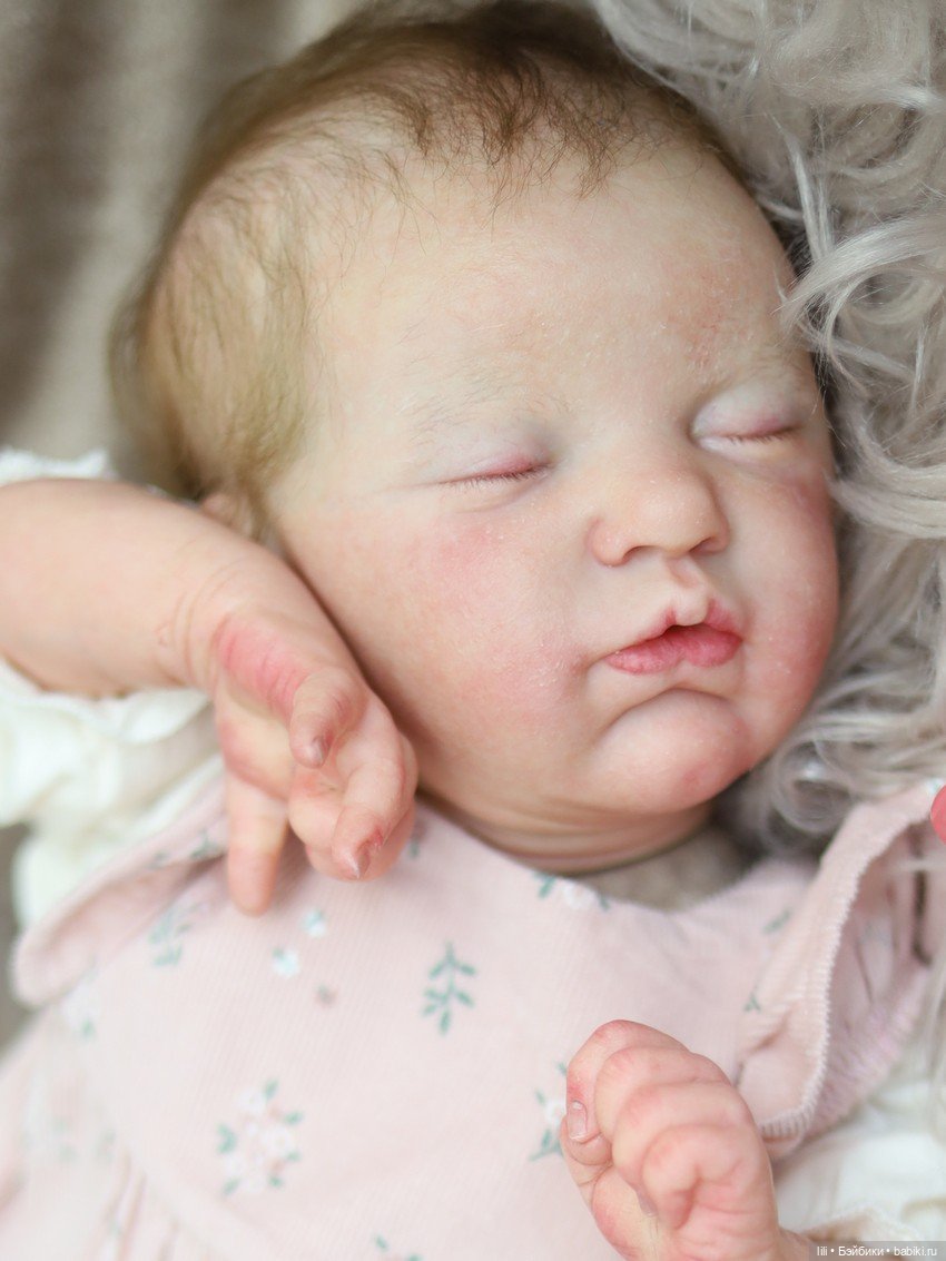 Малышка Эванджелина в одежде (фото 8)