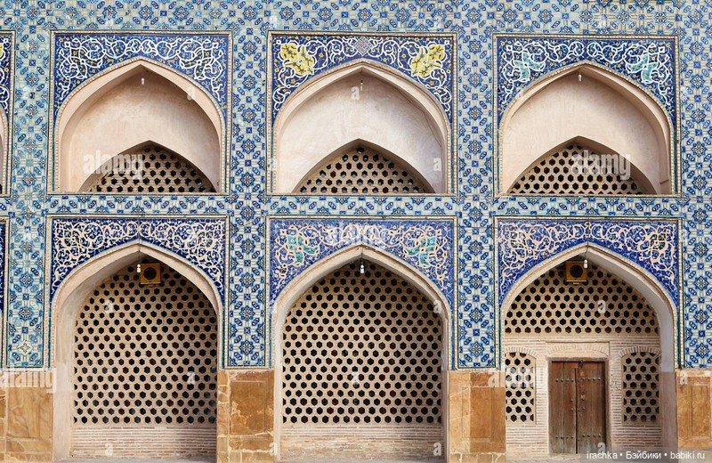 Магия узоров Исфахана: фаянсовая мозаика и наследие мастера Мосаддыгзаде (фото 8)