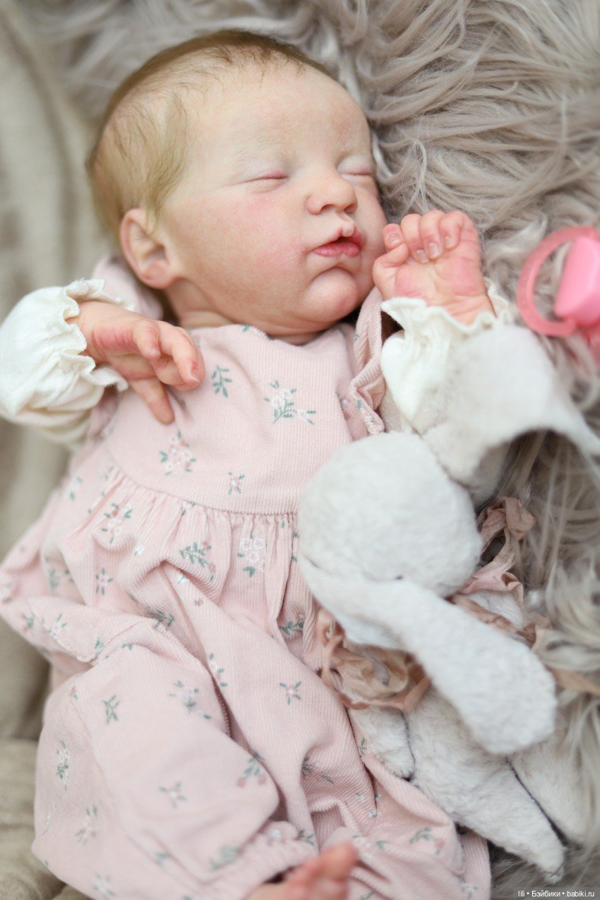 Малышка Эванджелина в одежде (фото 3)