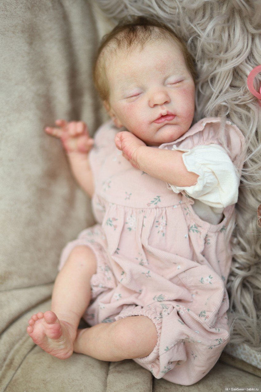 Малышка Эванджелина в одежде (фото 9)