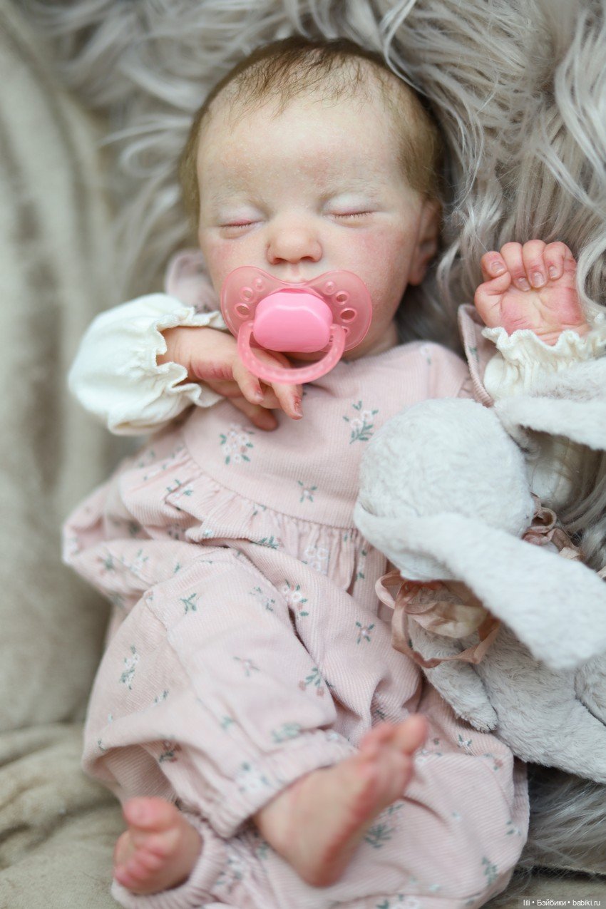 Малышка Эванджелина в одежде