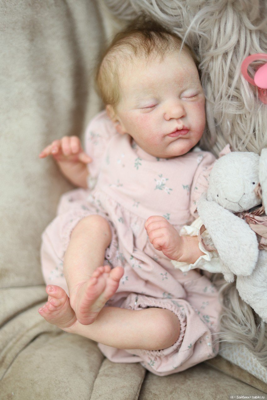 Малышка Эванджелина в одежде