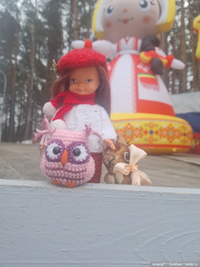 Белочка Перри и куколки ГДР