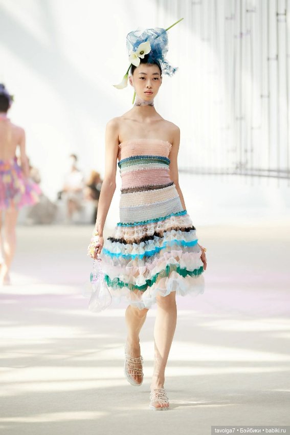 Март - цвет как категория прозрачности