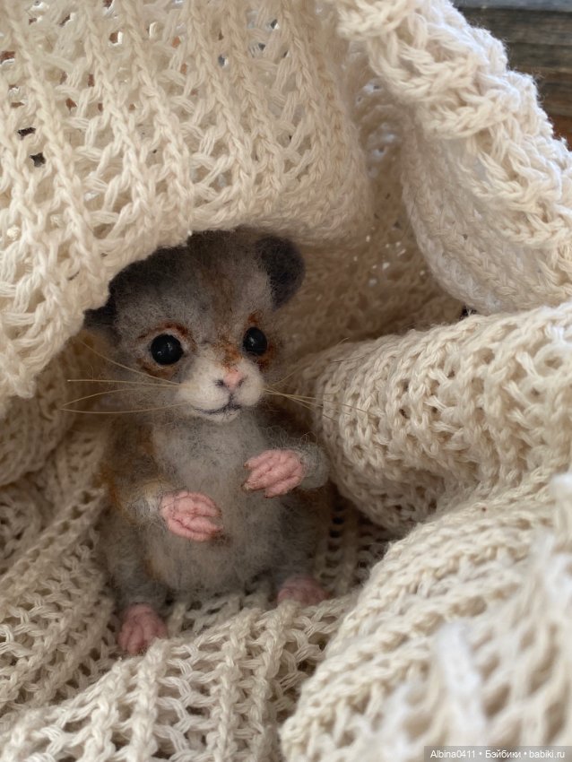 Мышь серая — Валяные игрушки из шерсти: сухое валяние