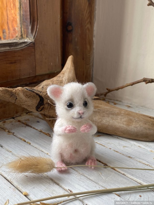 Мышь серая — Валяные игрушки из шерсти: сухое валяние (фото 6)