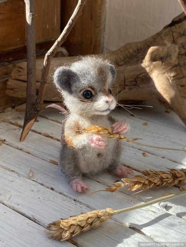 Мышь серая — Валяные игрушки из шерсти: сухое валяние (фото 9)