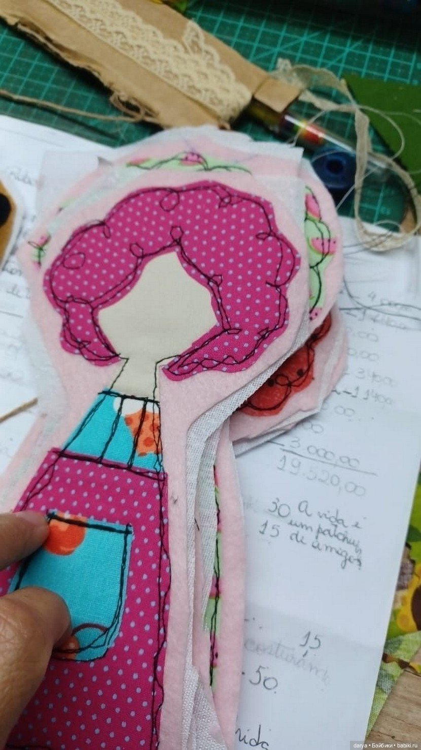 Уют на книжной полке: текстильные закладки-малышки