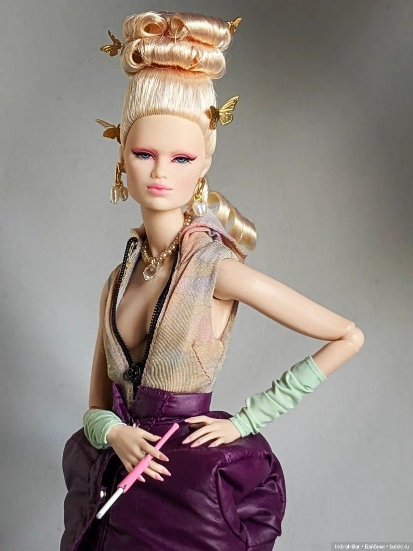 Футуристичный шик: Каро в образе от b.8con (фото 3)