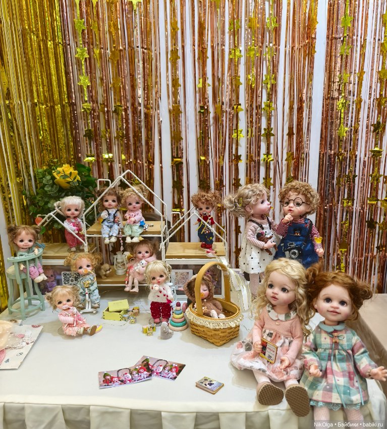 Апрель , Выставка на Тишинке