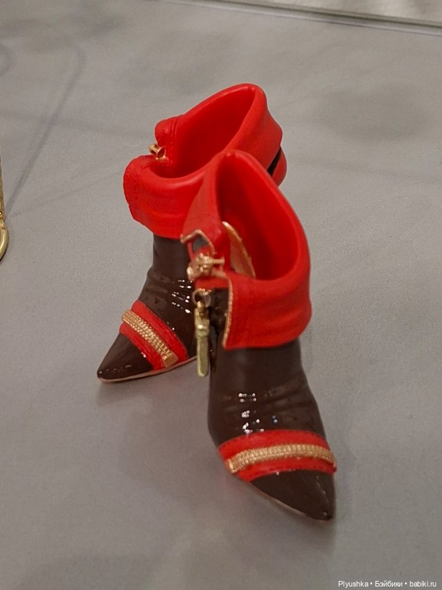 Выставка "Волшебные башмачки"