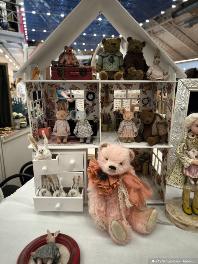 Апрельские мишки и куклы на Тишинке, ч. 1