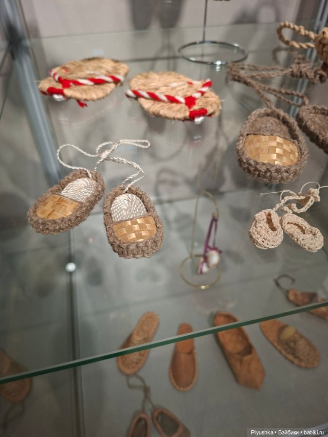 Выставка "Волшебные башмачки"