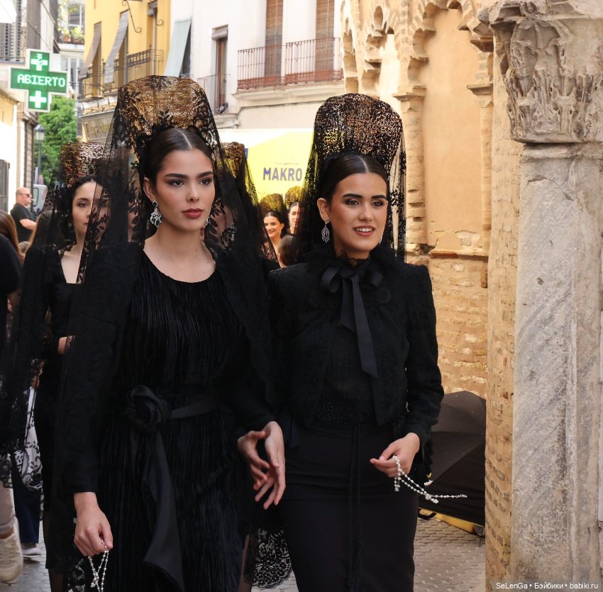 Mantilla и традиция Semana Santa в Севилье (фото 4)