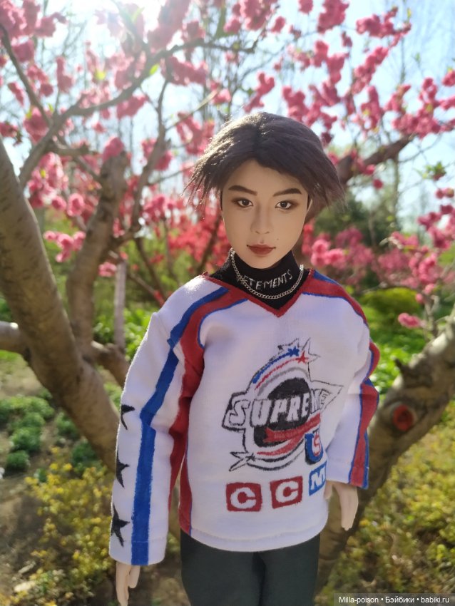 Хан Джисон на прогулке — Портретные куклы знаменитостей: звезды кино (фото 4)