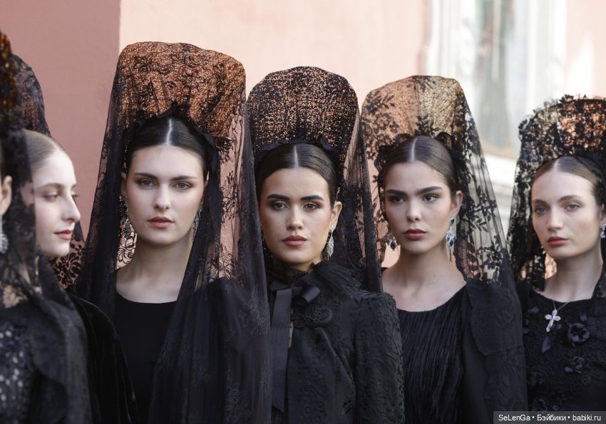 Mantilla и традиция Semana Santa в Севилье (фото 2)