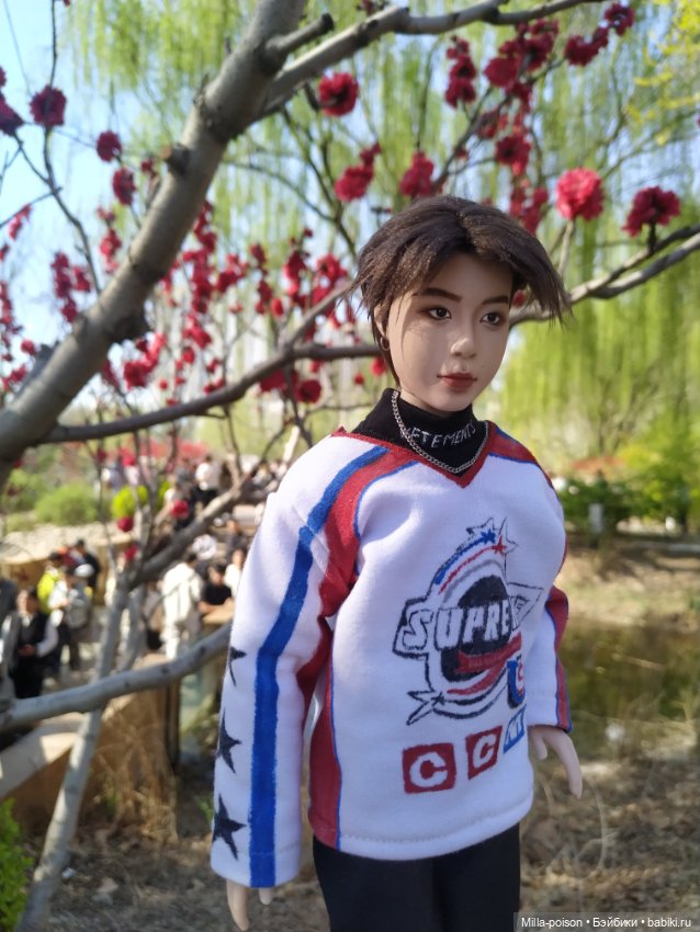 Хан Джисон на прогулке — Портретные куклы знаменитостей: звезды кино (фото 6)