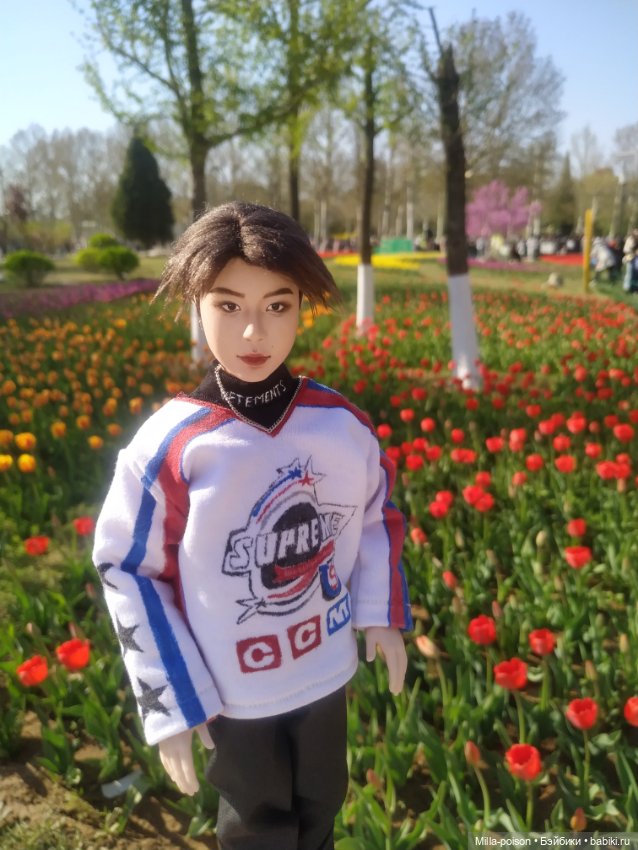 Хан Джисон на прогулке — Портретные куклы знаменитостей: звезды кино (фото 7)