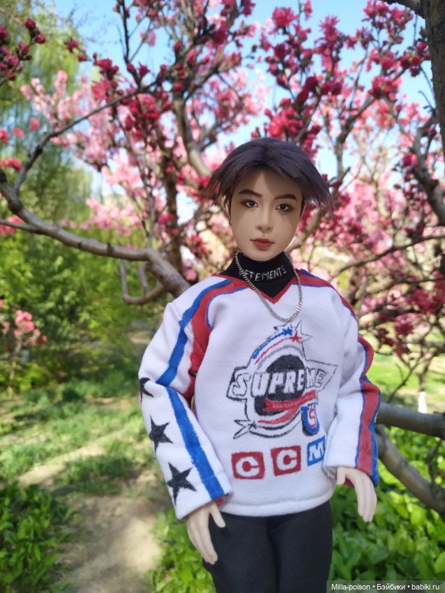 Хан Джисон на прогулке — Портретные куклы знаменитостей: звезды кино (фото 2)