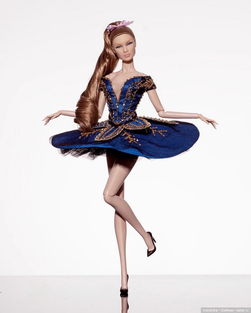 Сапфировая прима: Виктория в объективе и шелках (фото 3)