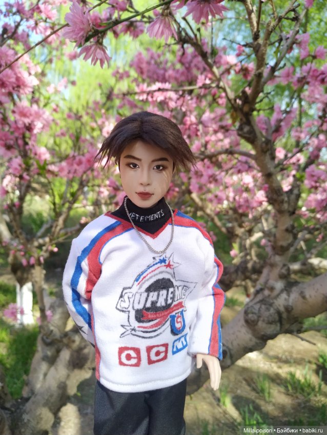 Хан Джисон на прогулке — Портретные куклы знаменитостей: звезды кино (фото 3)