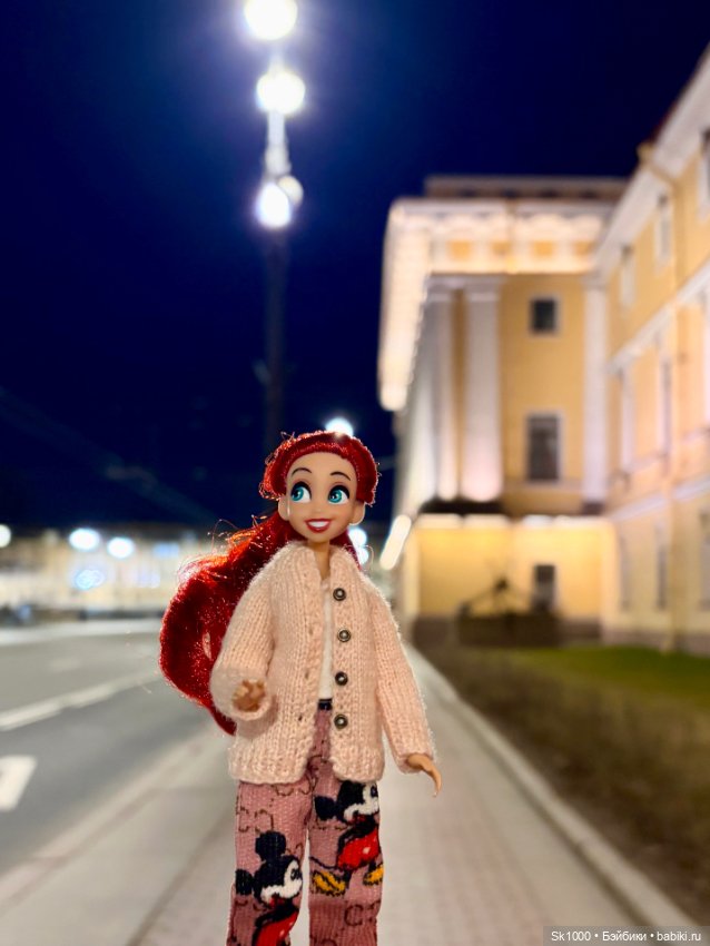 Ариэль по ночному городу — Куклы Disney Animators и Принцессы Диснея: Disney Store (фото 10)