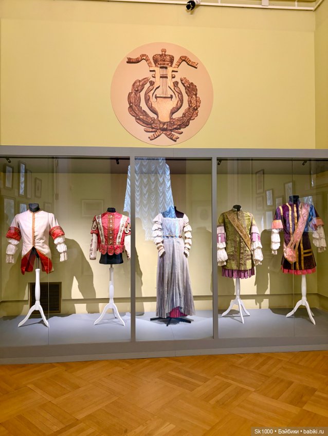 Михайловский замок с Никой