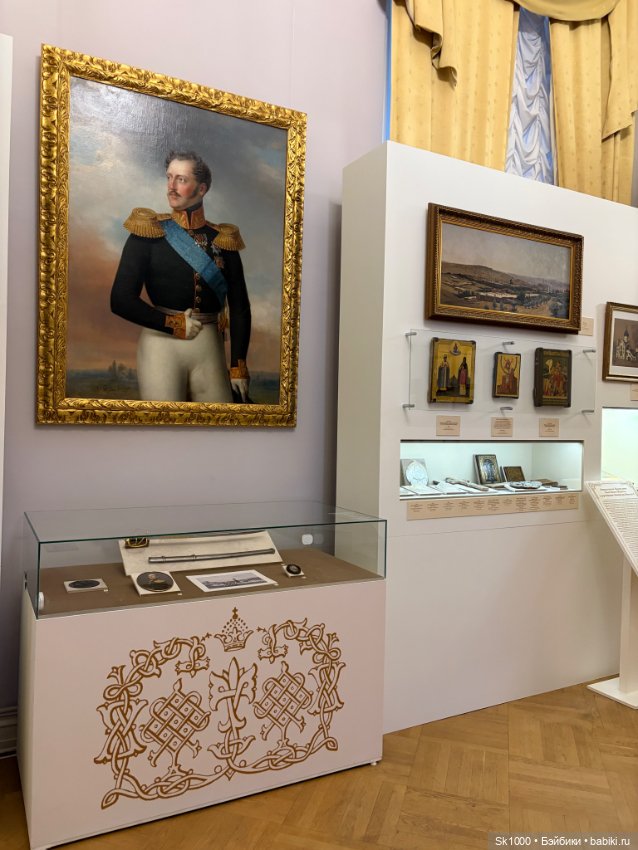 Михайловский замок с Никой