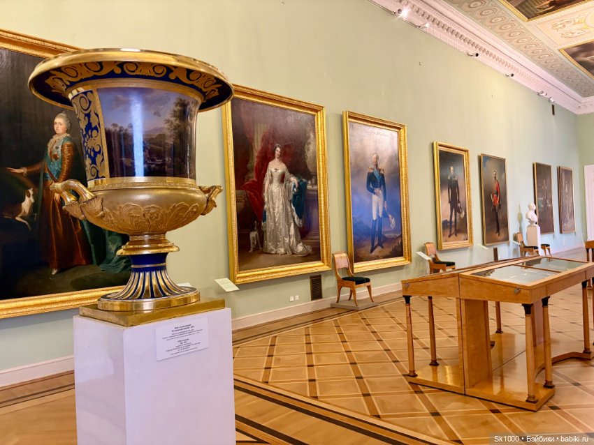 Михайловский замок с Никой