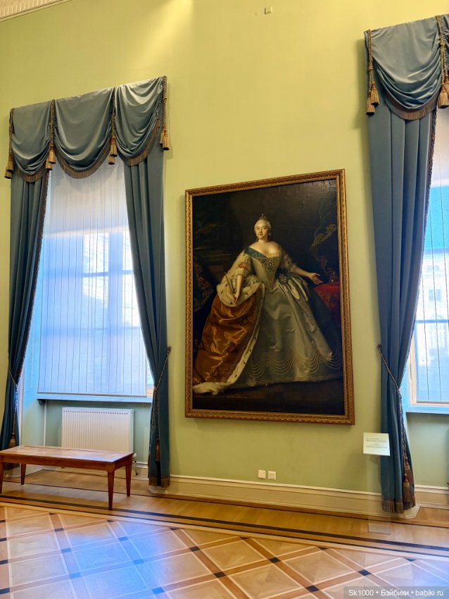 Михайловский замок с Никой