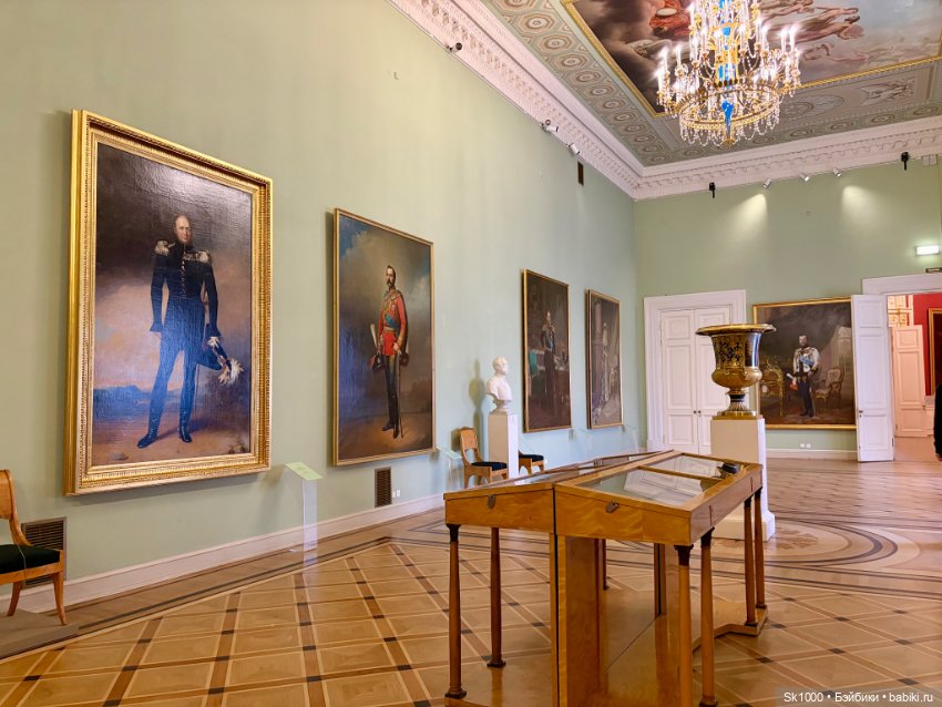 Михайловский замок с Никой