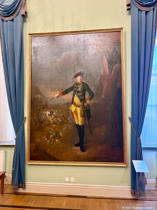 Михайловский замок с Никой