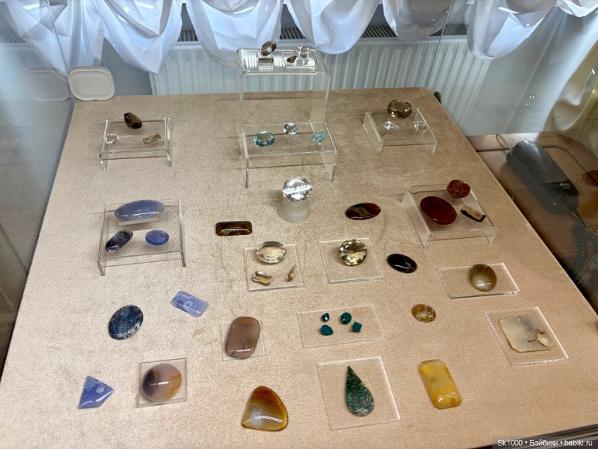 Михайловский замок с Никой