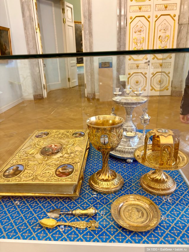 Михайловский замок с Никой